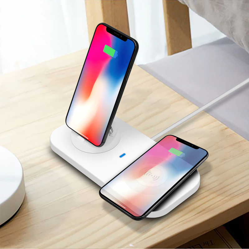 3 in 1 Charging Station with Wireless Charging