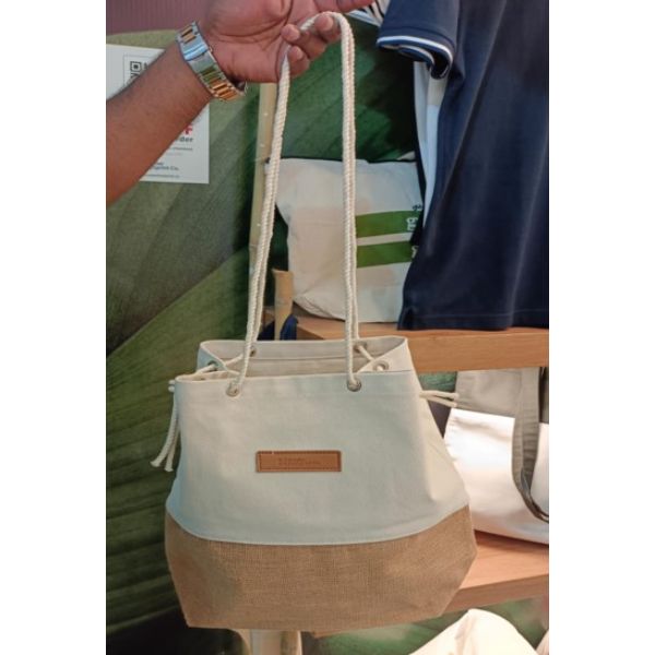 Smaller footprint jute canvas bag with ropes