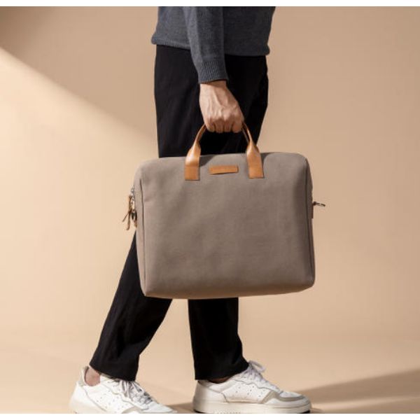 Compact Fleet Messenger Bag