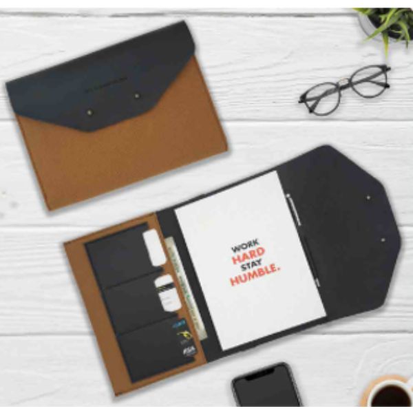 The Backbencher DOWNTOWN NOTEBOOK ORGANIZER